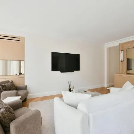 Apartman Luxury Modern 2br Ac Marais Metro Steps Away Párizs