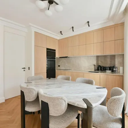 Luxury Modern 2br Ac Marais Metro Steps Away * Párizs