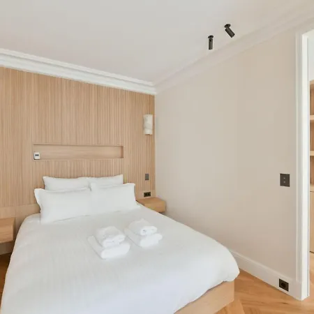 Luxury Modern 2br Ac Marais Metro Steps Away Paris